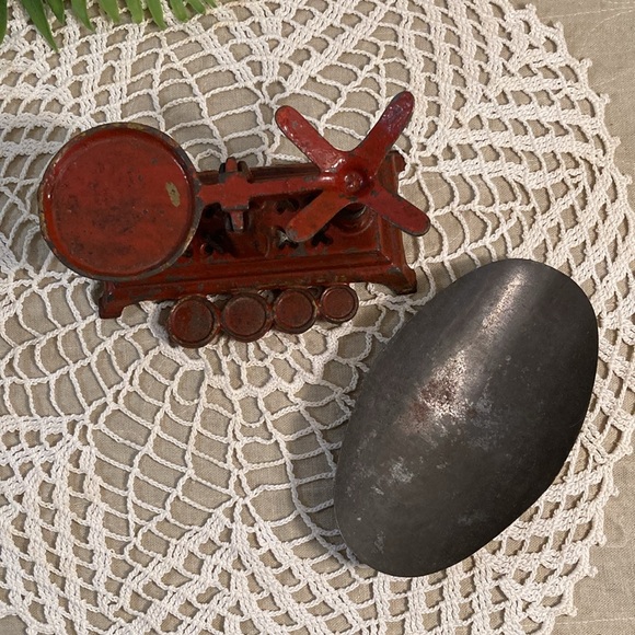 Antique Cast Iron 3 Piece Mini Scale - Picture 3 of 14